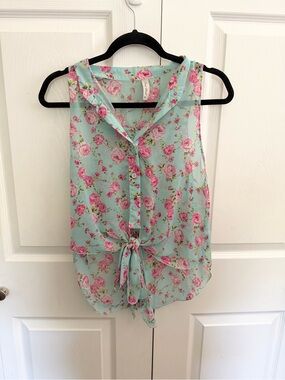 5 for $25! Final Touch Mint Green Sleeveless Floral Tie-Front Blouse